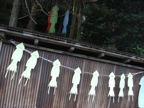 イカ寄せ浜由良湾神社